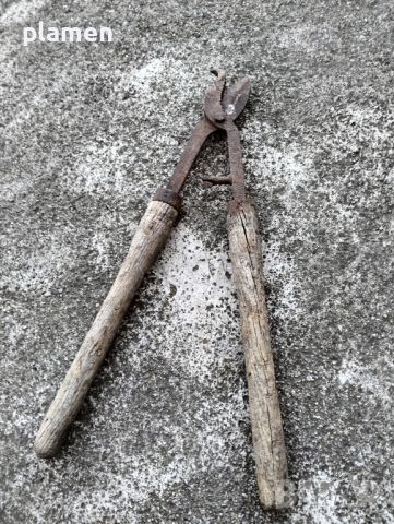 Стара ножица за клони, снимка 1 - Антикварни и старинни предмети - 45268760