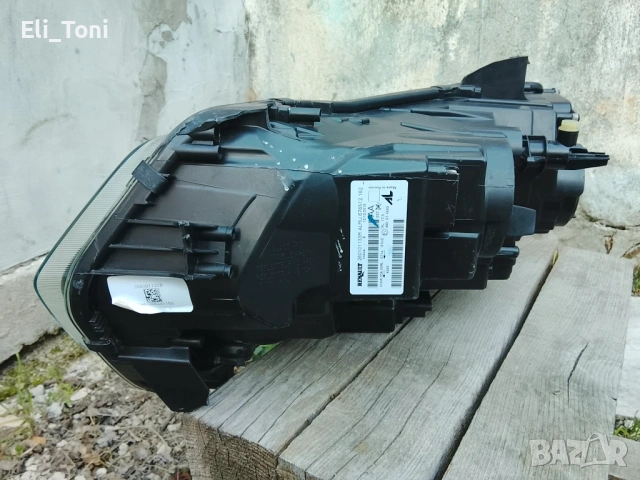 Десен фар за Dacia Duster, снимка 3 - Части - 53789796