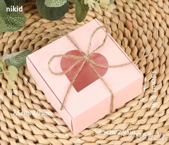 Свети Валентин Кутия розова с прозрачен отвор сърце картонена картонени подарък 