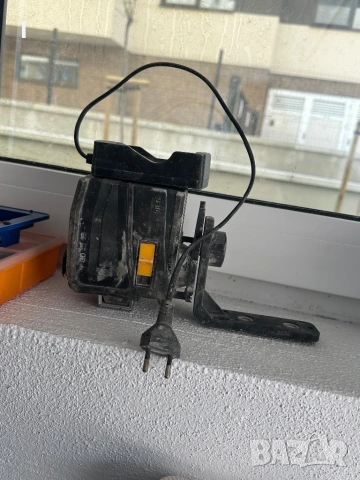 Лазерен нивелир DEKO с батерия и зарядно