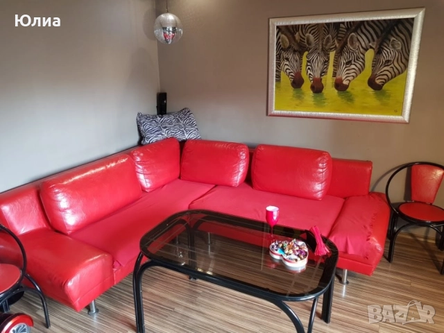 Стъклена маса с 3 стола