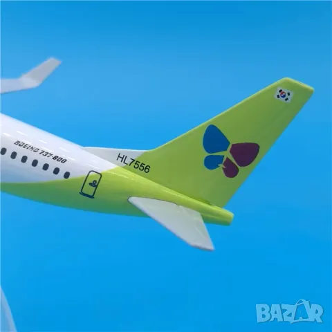 Бойнг 737 самолет модел макет Jin Air метален нискотавифна авиокомпания полетите летище, снимка 4 - Други - 49441859