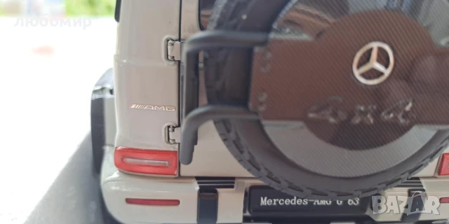 Mercedes Benz 1/18, снимка 4 - Колекции - 51391690