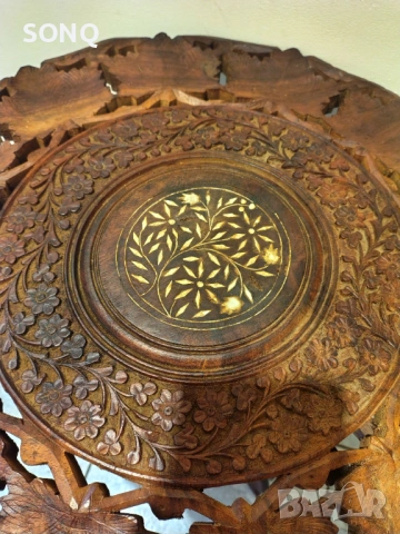 Прекрасна Дървена Масичка-Дърворезба, снимка 3 - Антикварни и старинни предмети - 53731802