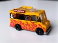 Hot Wheels Quick Bite – Hot Chicken Food Truck, снимка 3