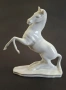 Порцеланова фигура на кон, снимка 4