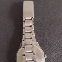 Метална верижка за дамски часовник Q/Q красив стилен дизайн 44840, снимка 3 - Каишки за часовници - 45381405
