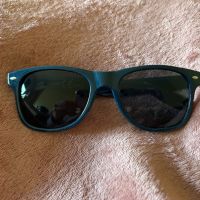 Слънчеви очила със синя рамка, снимка 1 - Слънчеви и диоптрични очила - 45683001