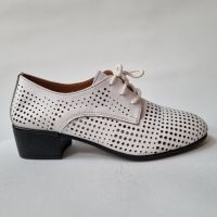 Дамски обувки от естествена кожа на нисък ток, снимка 1 - Дамски обувки на ток - 45355218