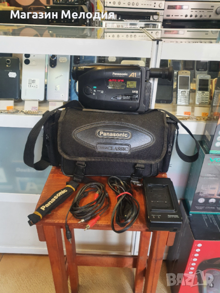 Видеокамера Panasonic NV-A1EN Пълен комплект. Със всички принадлежности които са снимани., снимка 1