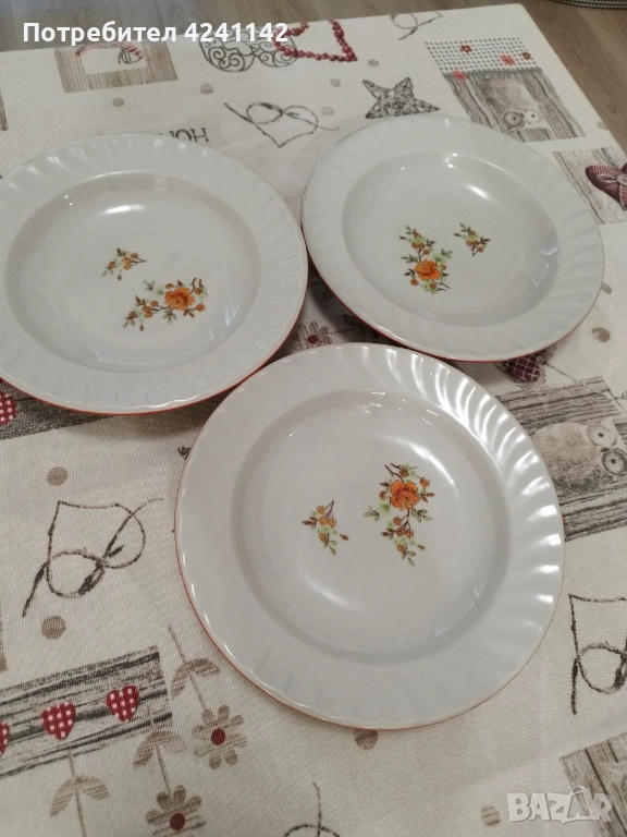Два бели порцеланови сервиза за хранене, снимка 1