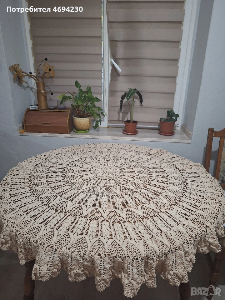 Плетена Покривка На Една игла .Уникална Абсолютно нова .Подходяща за кръгла маса ., снимка 1