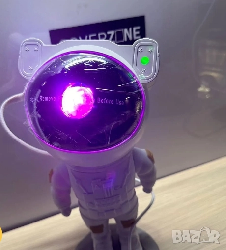 Лампа астронавт с 12 различни светлинни ефекти: Освети космоса в твоята стая, снимка 1