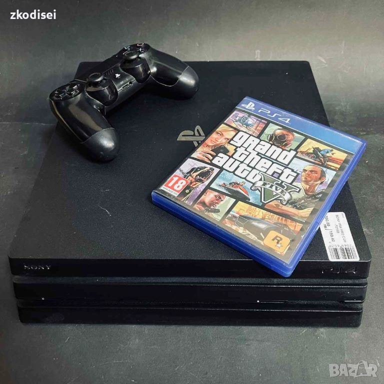 Конзола SONY - PS4 PRO CUH-7216B с 1бр. джойстик и 1бр. игра, снимка 1