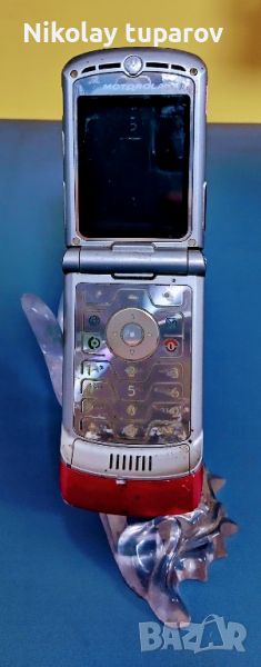 Работеща Motorola V3 с зарядно ,за смяна на батерия , снимка 1