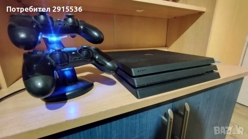 Playstation 4 PRO 1TB Перфектно състояние 2 джойстика , снимка 1