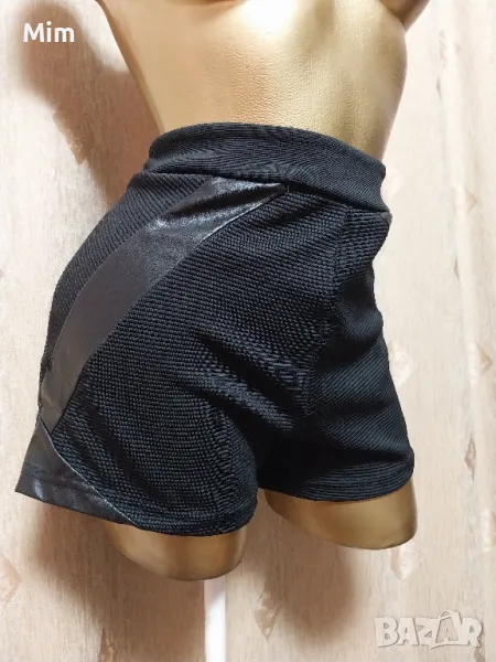 AMISU 40 Черен къс клин / панталонки / странично с кожа, снимка 1