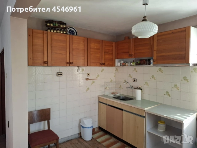 Продава се масивна и тухлена къща в гр. Карлово , кв. Сушица , снимка 5 - Къщи - 53283020