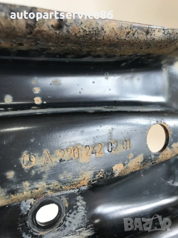 Стойка за монтаж на двигател и скоростна кутия за Mercedes W220 S500 (2000) A2202420201, снимка 2 - Части - 54156819