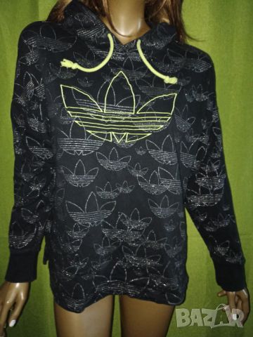 Adidas M-Черен суичър със сребристи щампи и неоново бродирано лого, снимка 1 - Суичъри - 45834859
