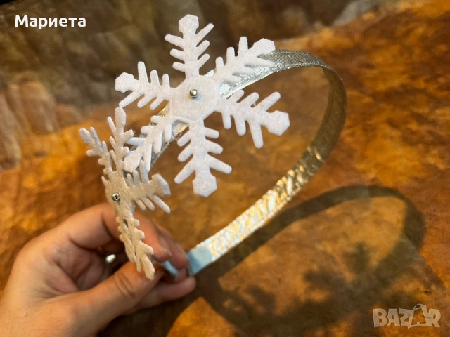 Коледни аксесоари за глава ръчна изработка Диадема със снежинки Венче за коса , снимка 2 - Аксесоари за коса - 52660339