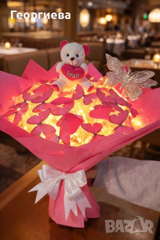 ПРОМОЦИЯ до края на февруари‼️💐✨️ Светещи, ръчно изработени букети "DESS"🦋✨️🎁, снимка 2 - Подаръци за жени - 47676632