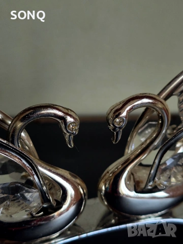 Страхотна Посребрена Фигурка На Двойка Лебеди Със Кристали, снимка 2 - Колекции - 53760397