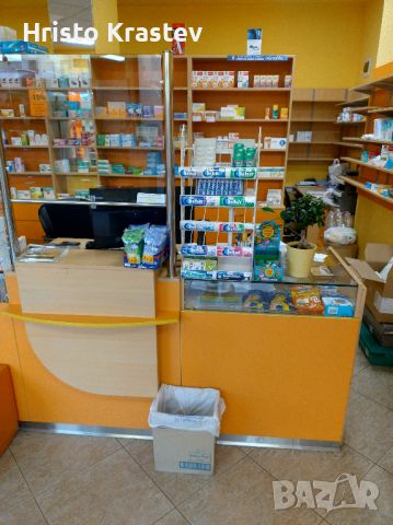 Обзавеждане за аптека (мебели, техника, светещ кръст и други), снимка 7 - Оборудване за магазин - 45482103