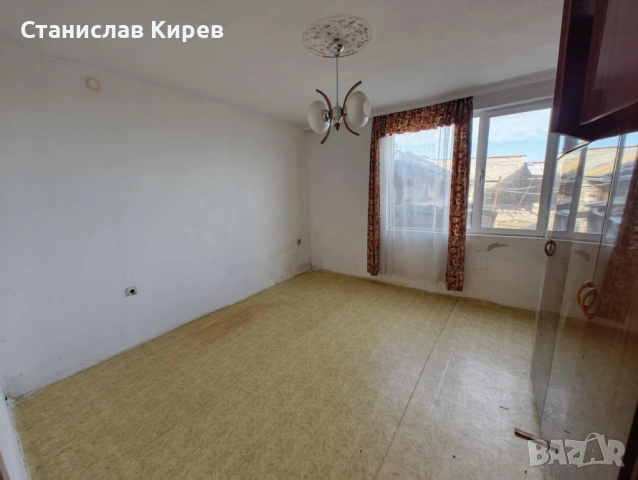 Продаваме имот с къща - с. Богомилово, снимка 8 - Къщи - 53004646