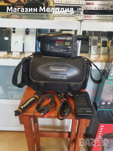Видеокамера Panasonic NV-A1EN Пълен комплект. Със всички принадлежности които са снимани.