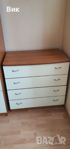 Шкаф/комод с чекмеджета за спалня