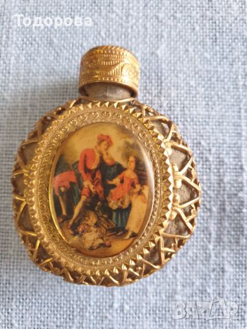 Старинно шишенце от френски парфюм с метален обков и позлата, снимка 1 - Антикварни и старинни предмети - 46125695