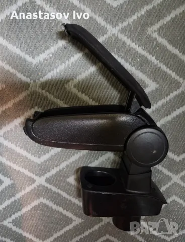 Ford Fiesta оригинален подлакътник, снимка 2 - Аксесоари и консумативи - 49791413