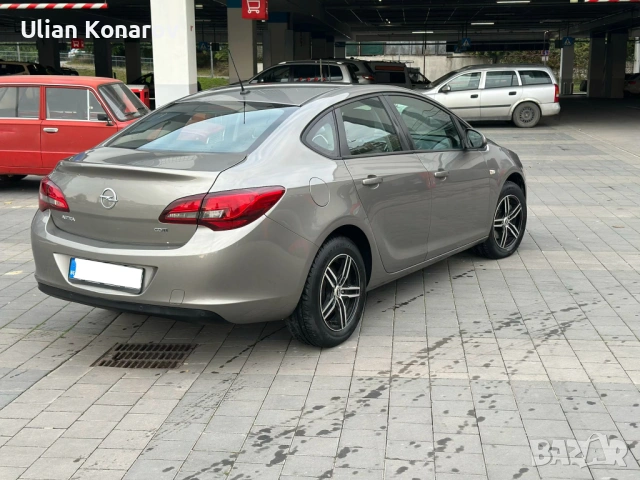 Opel Astra J ТОП!, снимка 6 - Автомобили и джипове - 53810146