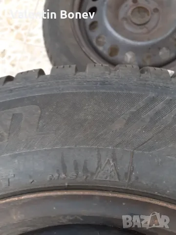 Зимни гуми с джанти 185/65R15, снимка 6 - Гуми и джанти - 49922387