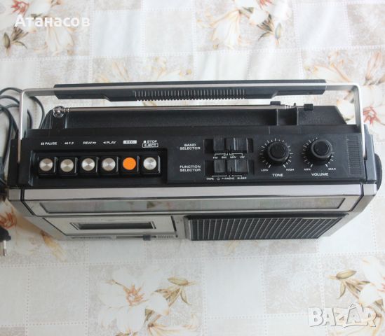 HITACHI TRK-5404Е радиокасетофон, снимка 3 - Радиокасетофони, транзистори - 45841969
