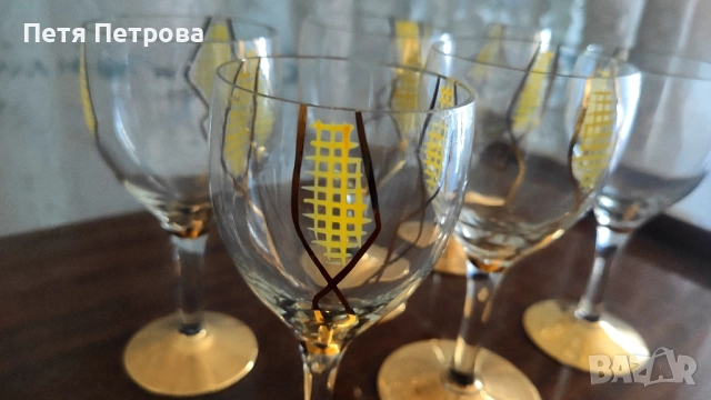 Красиви стъклени чаши на столче, снимка 3 - Чаши - 51476642