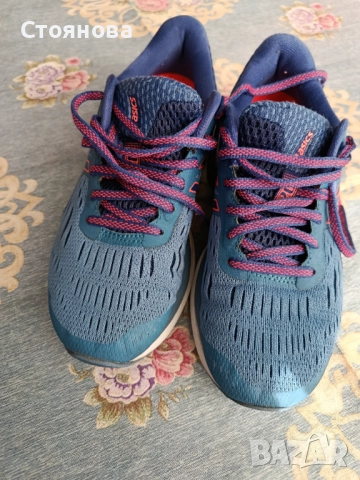 Маратонки за момиче Асикс, снимка 2 - Детски маратонки - 51765054