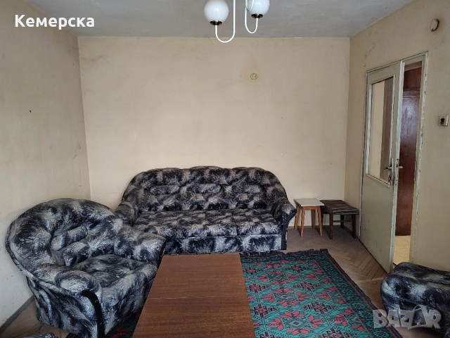 Продава двустаен тухлен апартамент на трети етаж, с гараж, к-с Химик, гр. Видин