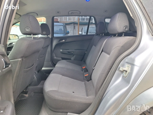 Опел астра 1.6 бензин с климатик фейслифт 2008г., снимка 11 - Автомобили и джипове - 54042439