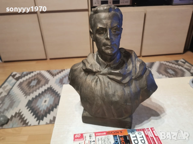 БЮСТ МИКОЛА КУЗНЕЦОВ  1403261956LCHERY1