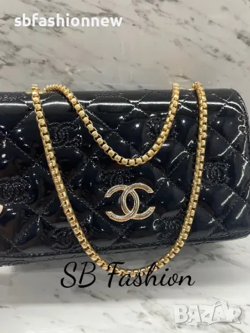 Chanel лачена чанта, снимка 2 - Чанти - 47235968