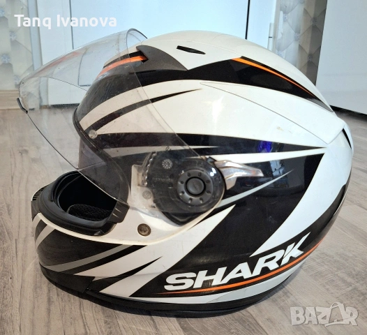 Мото каска SHARK, снимка 4 - Спортна екипировка - 53470817