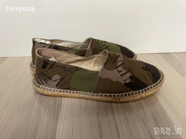 Мъжки еспадрили Valentino Garavani 42 Оригинал, снимка 2 - Мокасини - 51889572