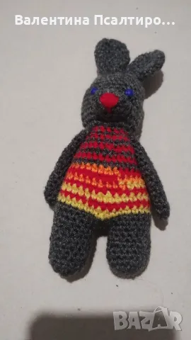 Зайче на една кука , снимка 1