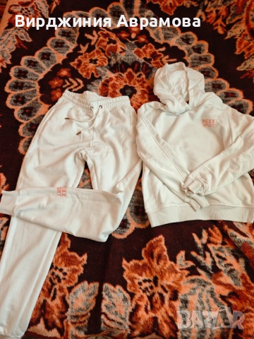 Бял екип на MEXX