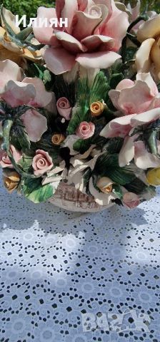 Прелестен порцеланов букет рози 🌹🌹
 🇮🇹 Capodimonte, снимка 5 - Антикварни и старинни предмети - 45430809