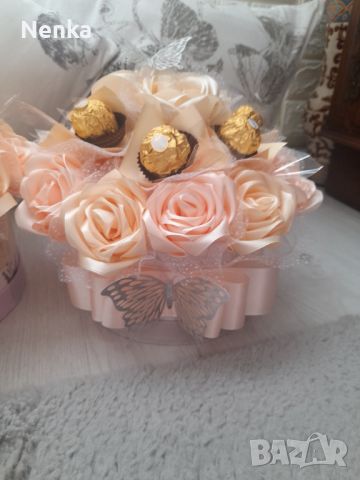 Кутии със сатенени рози и бонбони , снимка 7 - Декорация за дома - 45723776