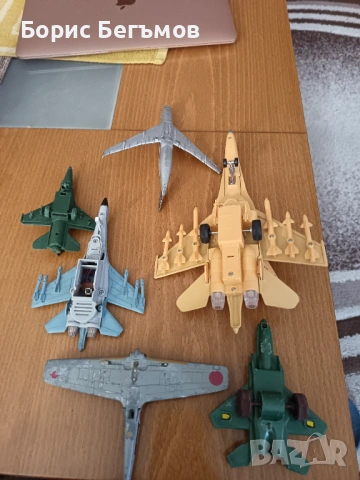 Лот детски самоетчета 6бр. за 8, снимка 7 - Влакчета, самолети, хеликоптери - 53992613