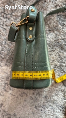 Стилна Дамска Чанта в Маслинено Зелено (Тип „Торба“) – Отлично Състояние!, снимка 5 - Чанти - 53048613